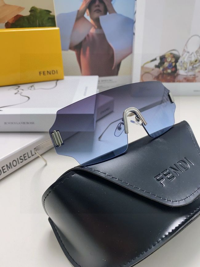 Fendi Sunglasses 821539-3 Fendi Sunglasses 821539-3