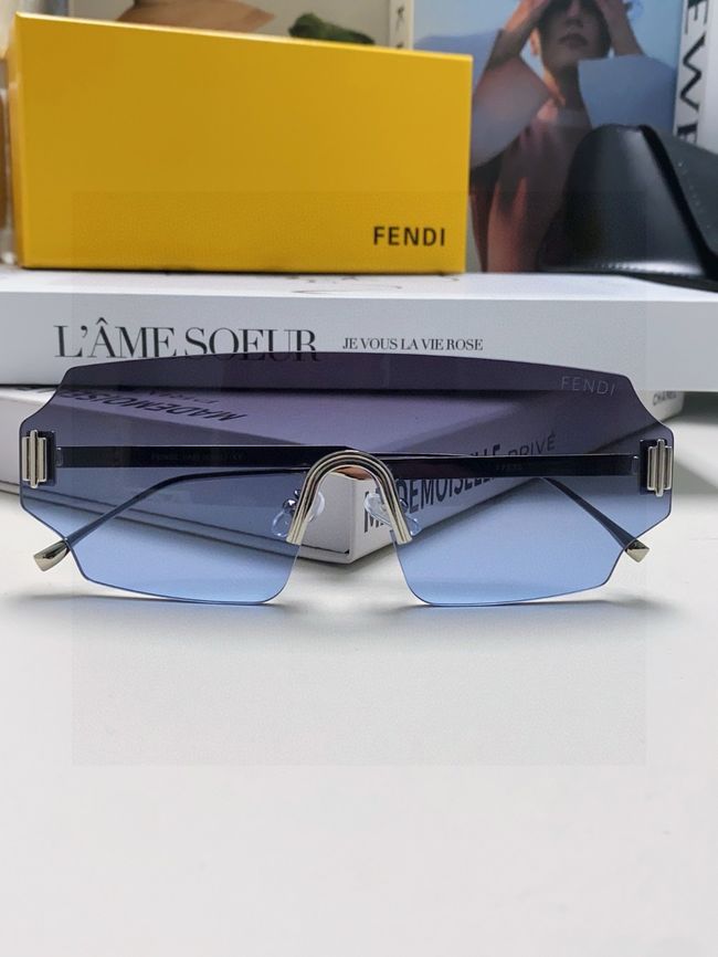 Fendi Sunglasses 821539-3 Fendi Sunglasses 821539-3