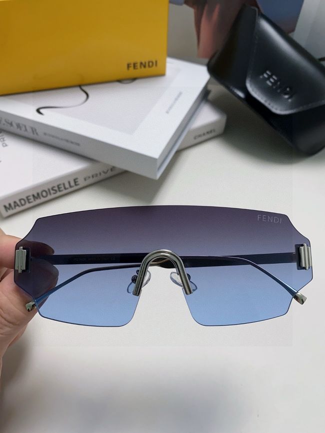 Fendi Sunglasses 821539-3 Fendi Sunglasses 821539-3