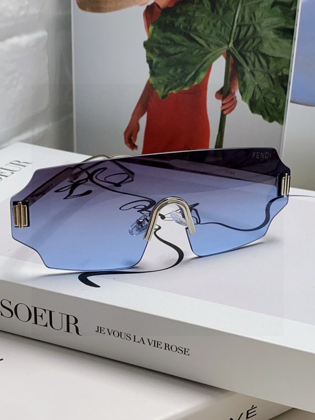 Fendi Sunglasses 821539-3 Fendi Sunglasses 821539-3