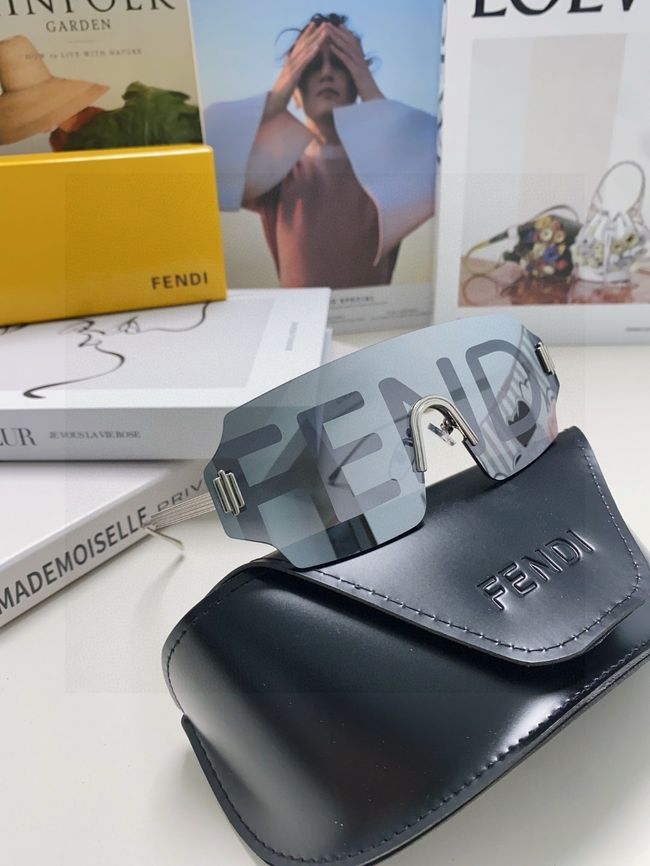Fendi Sunglasses 821539-4 Fendi Sunglasses 821539-4