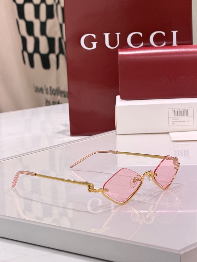 Gucci Sunglasses 821558-5