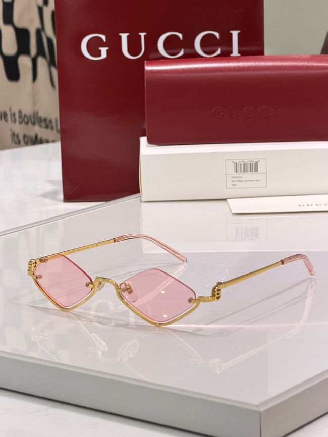 Gucci Sunglasses 821558-5