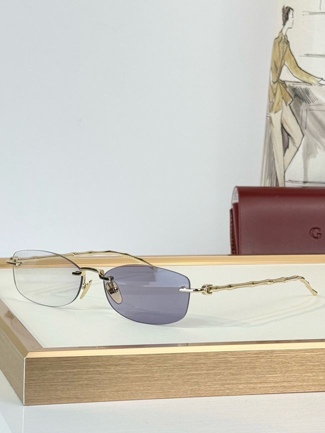 Gucci Sunglasses 821562-7