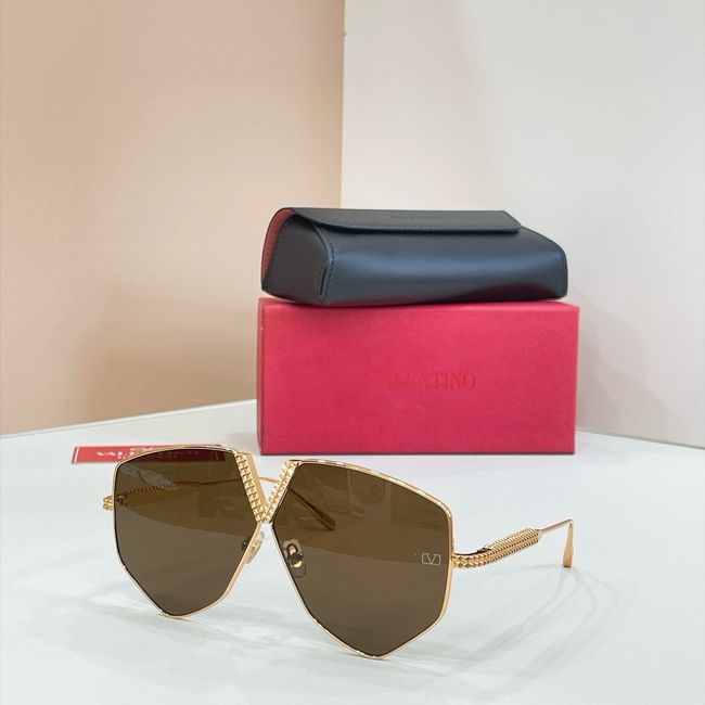 Valentino Sunglasses 821564-1