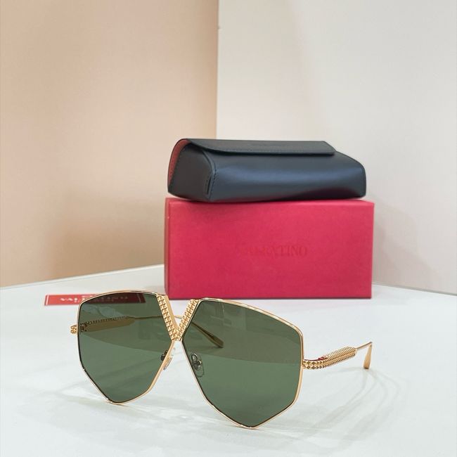 Valentino Sunglasses 821564-2