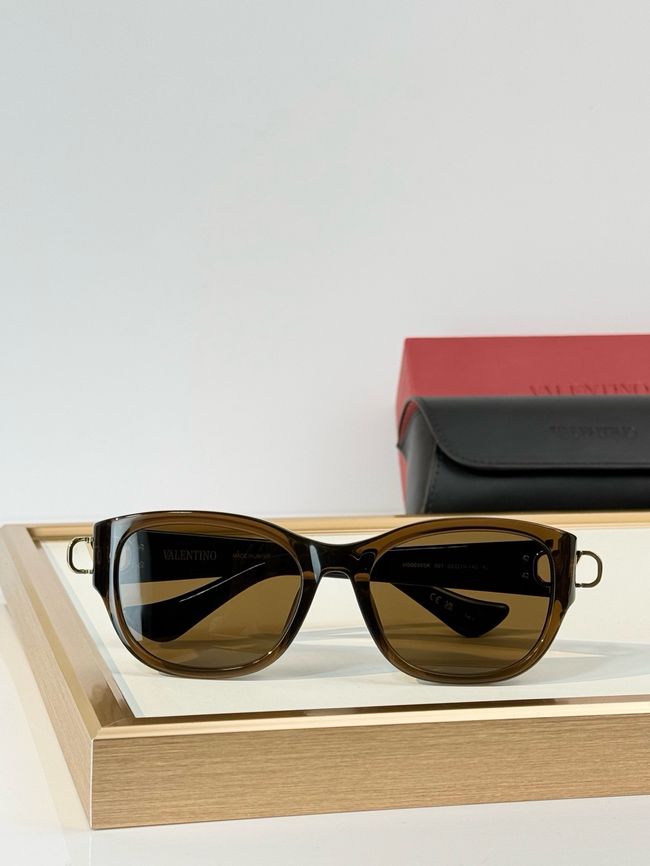 Valentino Sunglasses 821566-9 Valentino Sunglasses 821566-9