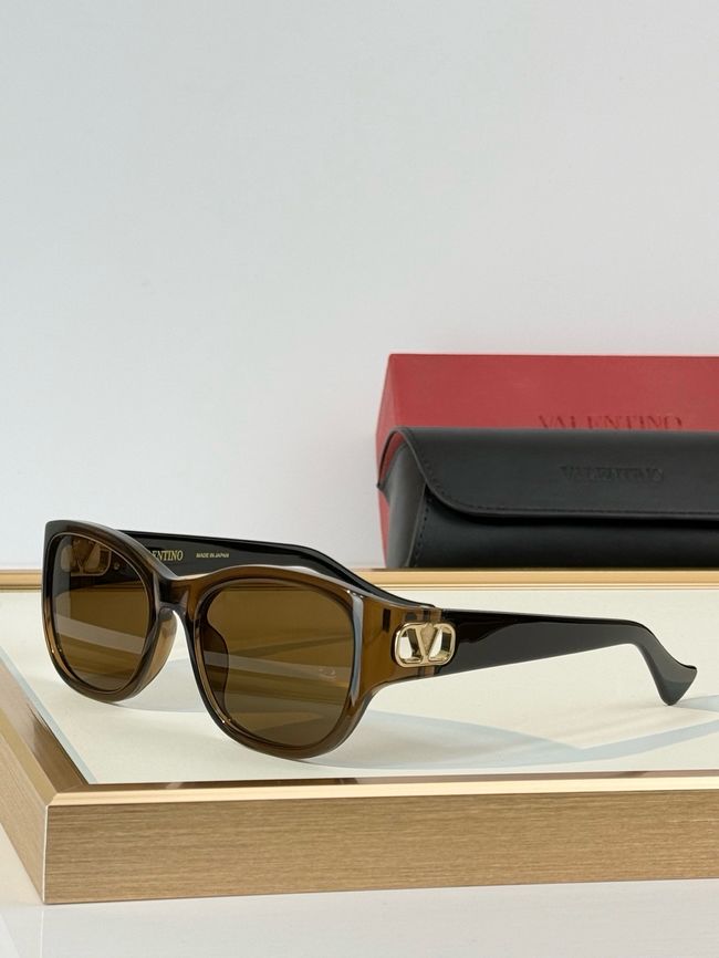Valentino Sunglasses 821566-9