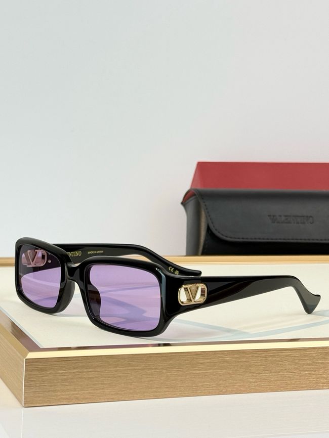 Valentino Sunglasses 821567-2 Valentino Sunglasses 821567-2