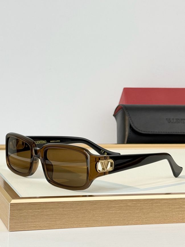 Valentino Sunglasses 821567-6