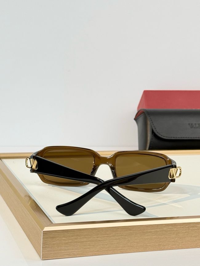 Valentino Sunglasses 821567-6 Valentino Sunglasses 821567-6