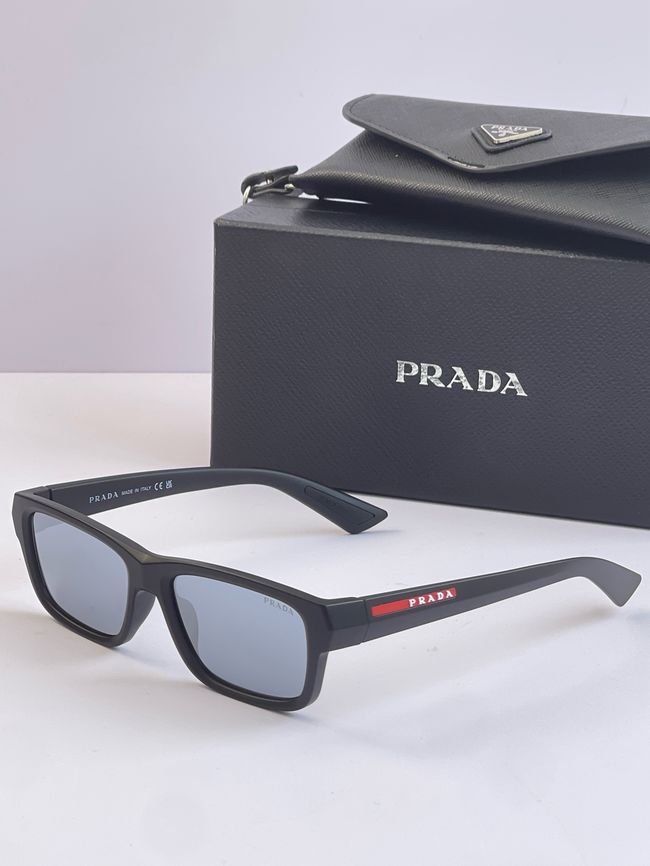 Prada Sunglasses 821616-3