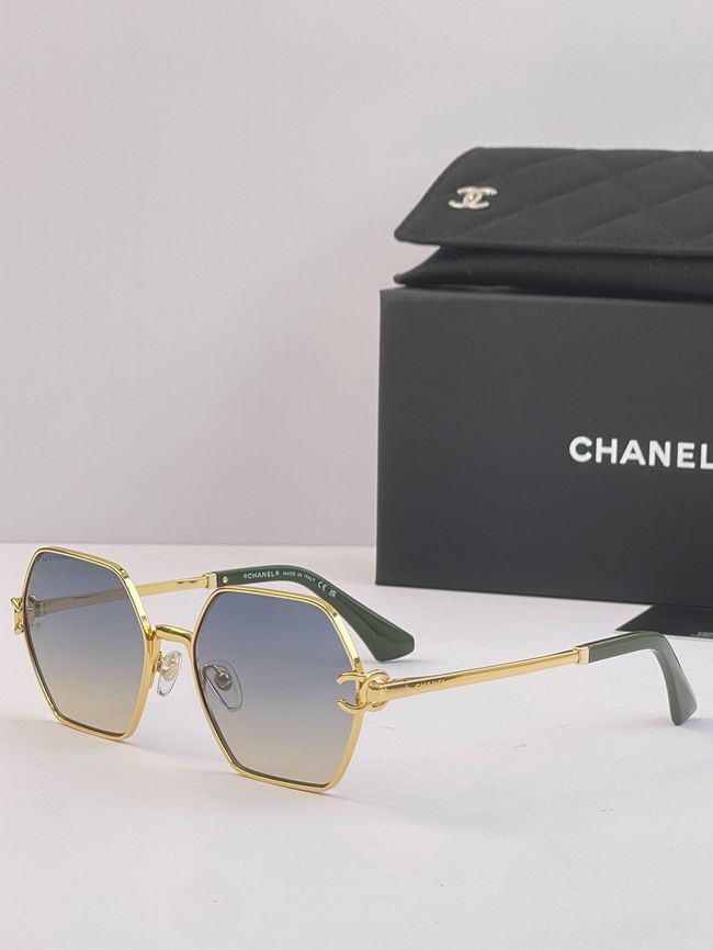 Chanel Sunglasses 821634-7