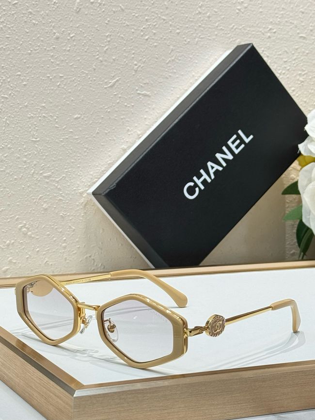 Chanel Sunglasses 821640-7
