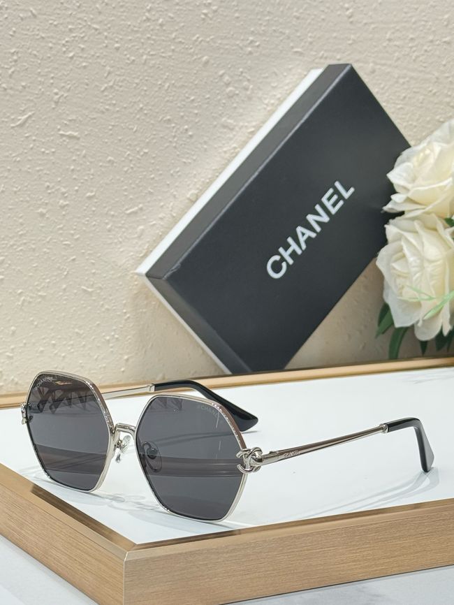 Chanel Sunglasses 821644-5