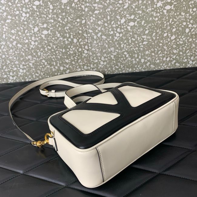 VALENTINO GARAVANI Loco Calf leather bag 0015 black&white VALENTINO GARAVANI Loco Calf leather bag 0015 black&white