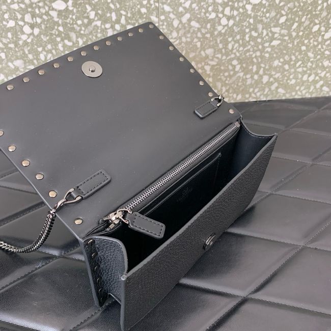 VALENTINO Rockstud calfskin chain bag SHI098 black