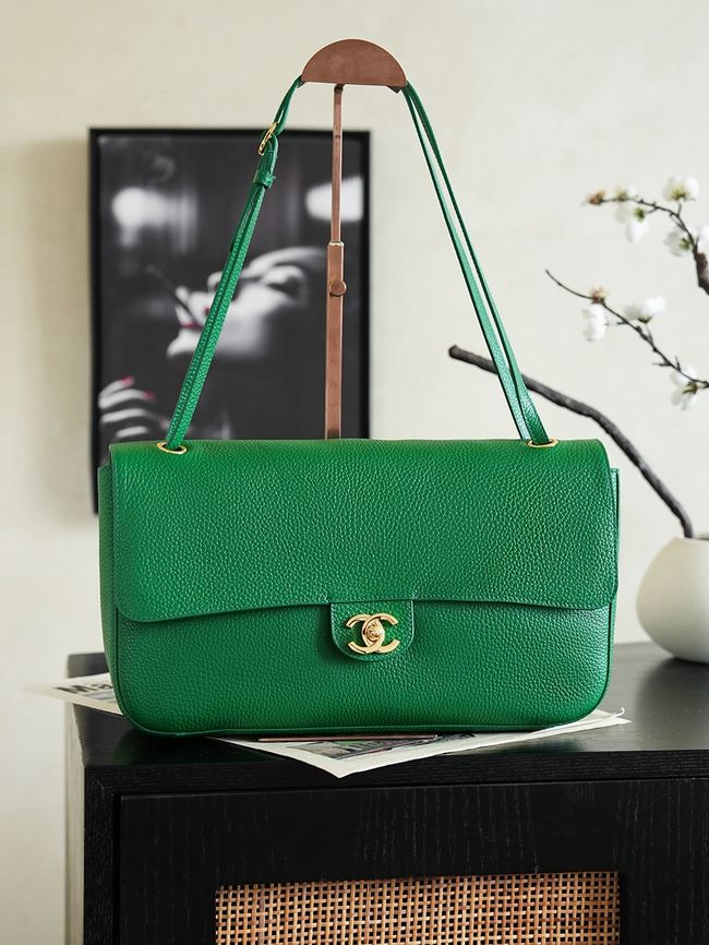 Chanel Maxi Flap bag AS6231 green