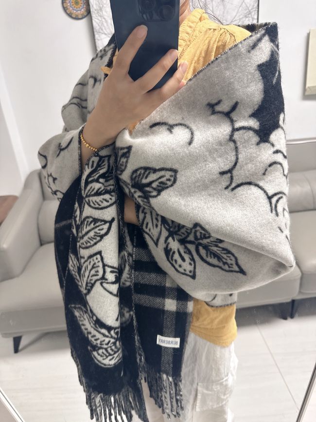 Burberry cashmere scarf BU0030-1