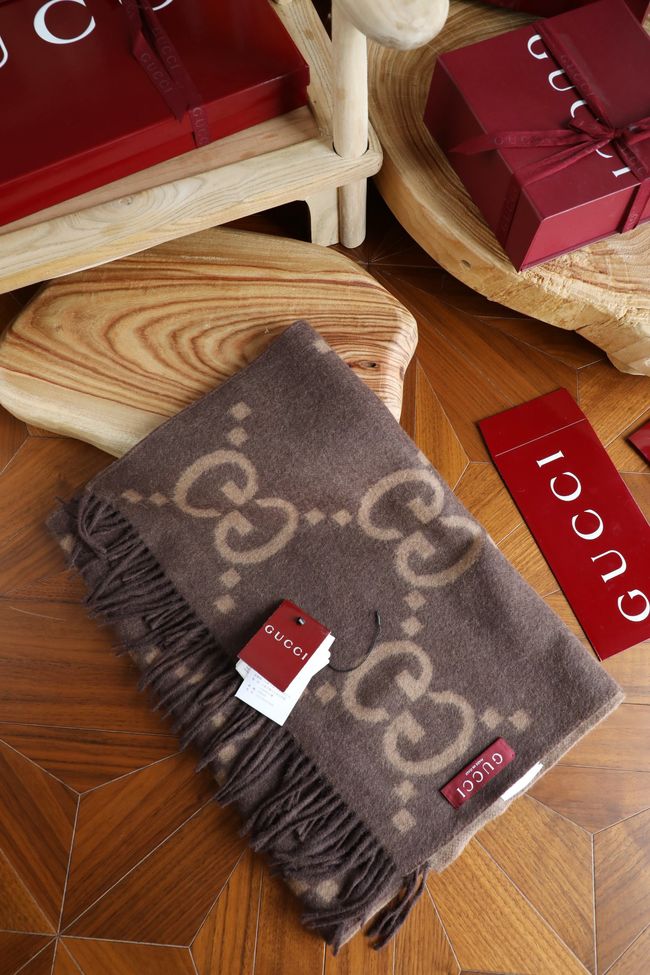 Gucci Reversible Cashmere scarf A006HK-1 Gucci Reversible Cashmere scarf A006HK-1