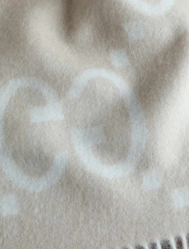 Gucci Reversible Cashmere scarf A006HK-2 Gucci Reversible Cashmere scarf A006HK-2