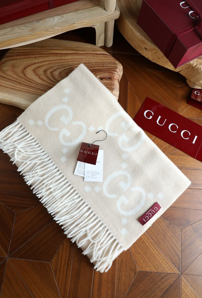 Gucci Reversible Cashmere scarf A006HK-2 Gucci Reversible Cashmere scarf A006HK-2