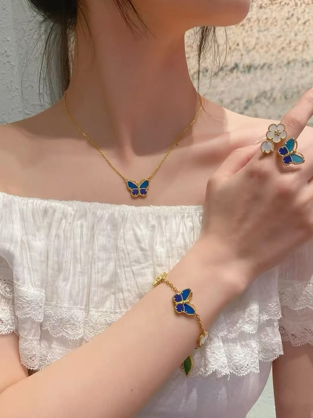 Van Cleef & Arpels Necklace EE10026 Van Cleef & Arpels Necklace EE10026