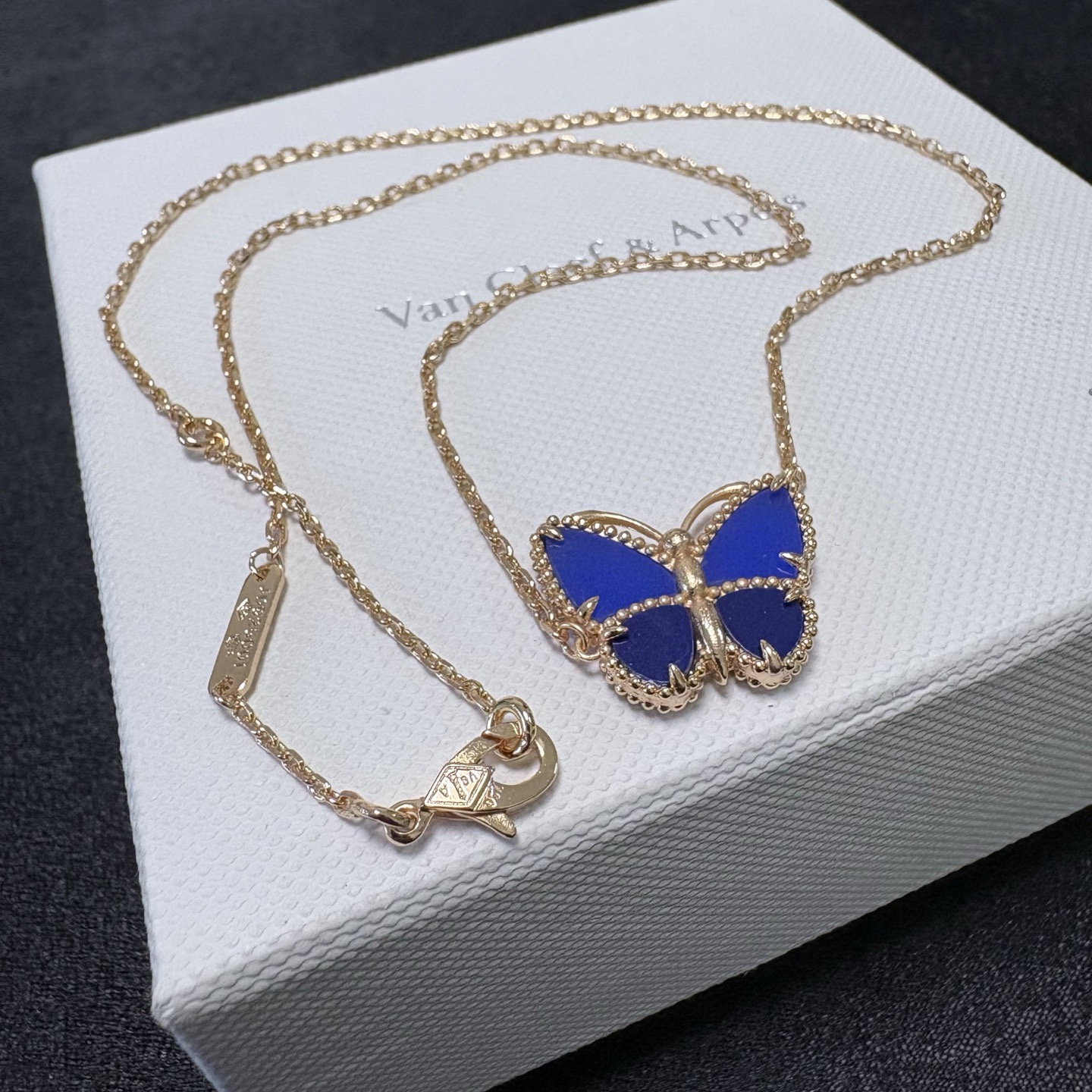 Van Cleef & Arpels Necklace EE10026 Van Cleef & Arpels Necklace EE10026