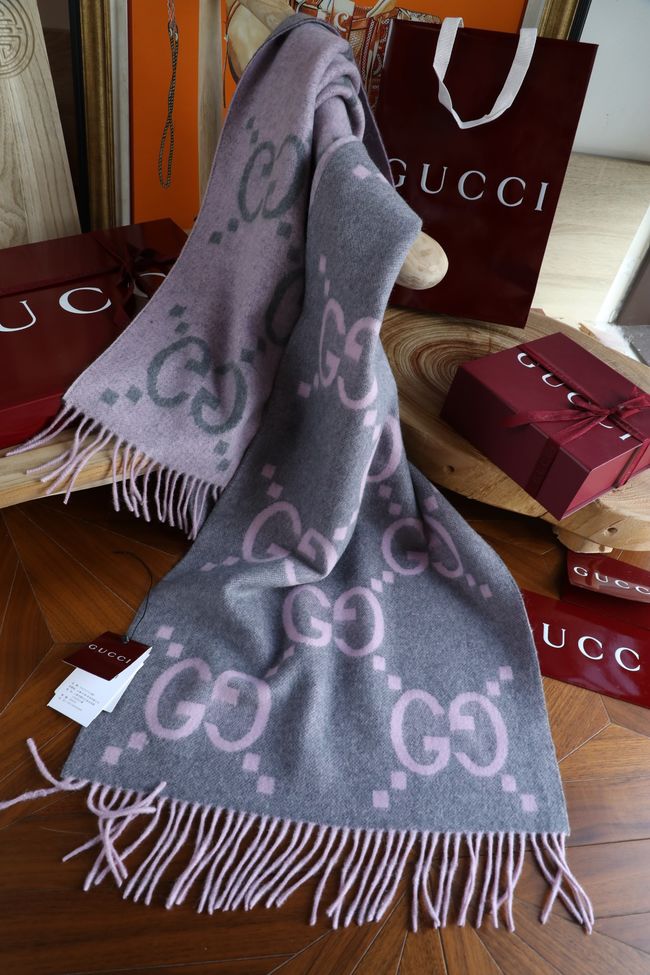 Gucci Reversible Cashmere scarf 777067-2 Gucci Reversible Cashmere scarf 777067-2