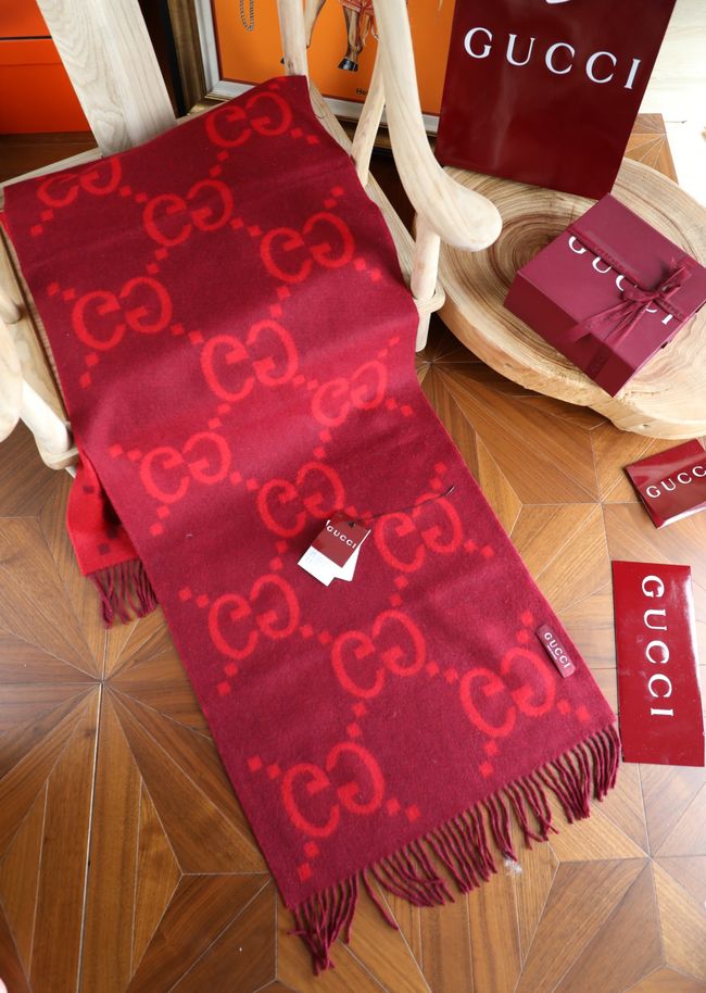 Gucci Reversible Cashmere scarf 777067-4 Gucci Reversible Cashmere scarf 777067-4