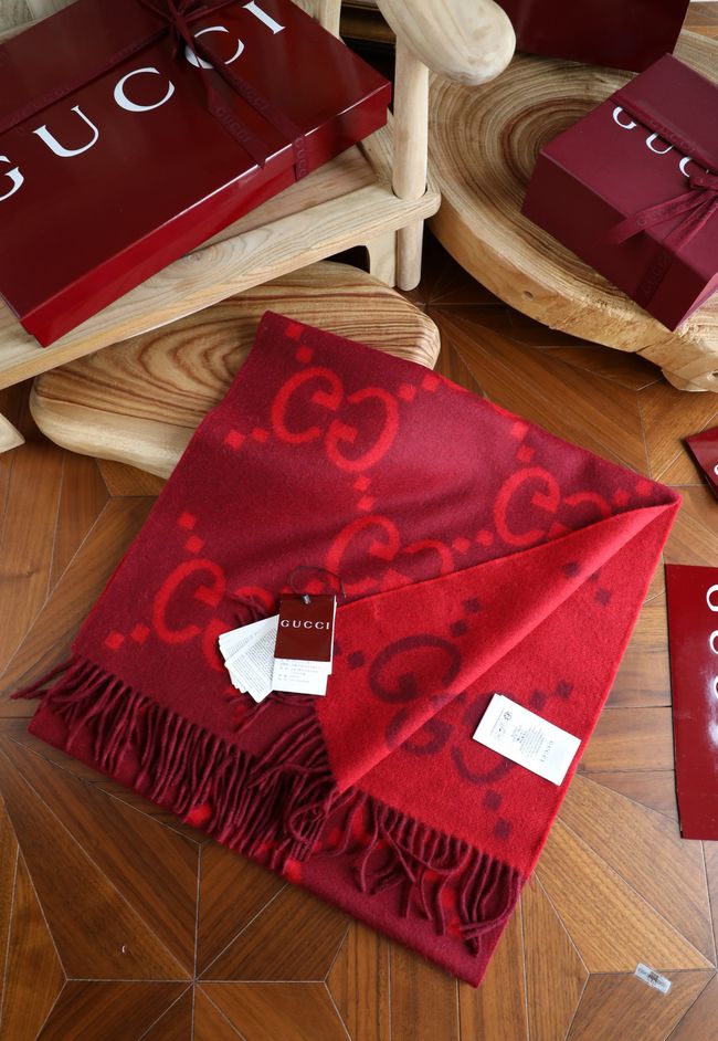Gucci Reversible Cashmere scarf 777067-4 Gucci Reversible Cashmere scarf 777067-4