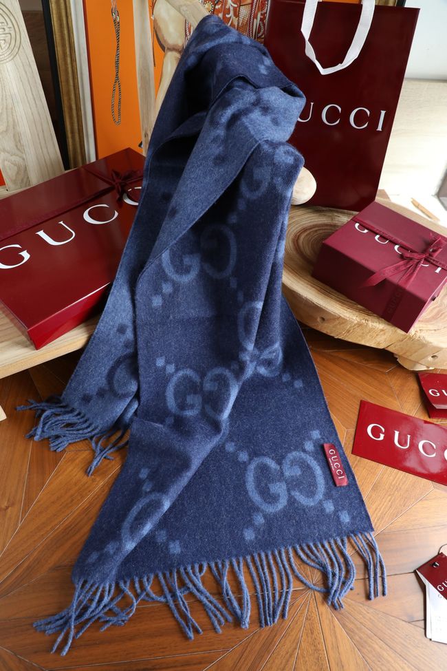Gucci Reversible Cashmere scarf 777067-5 Gucci Reversible Cashmere scarf 777067-5