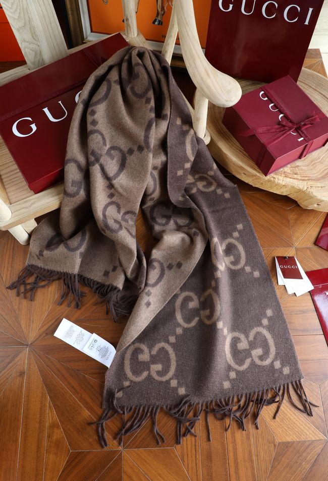 Gucci Reversible Cashmere scarf 777067-7 Gucci Reversible Cashmere scarf 777067-7