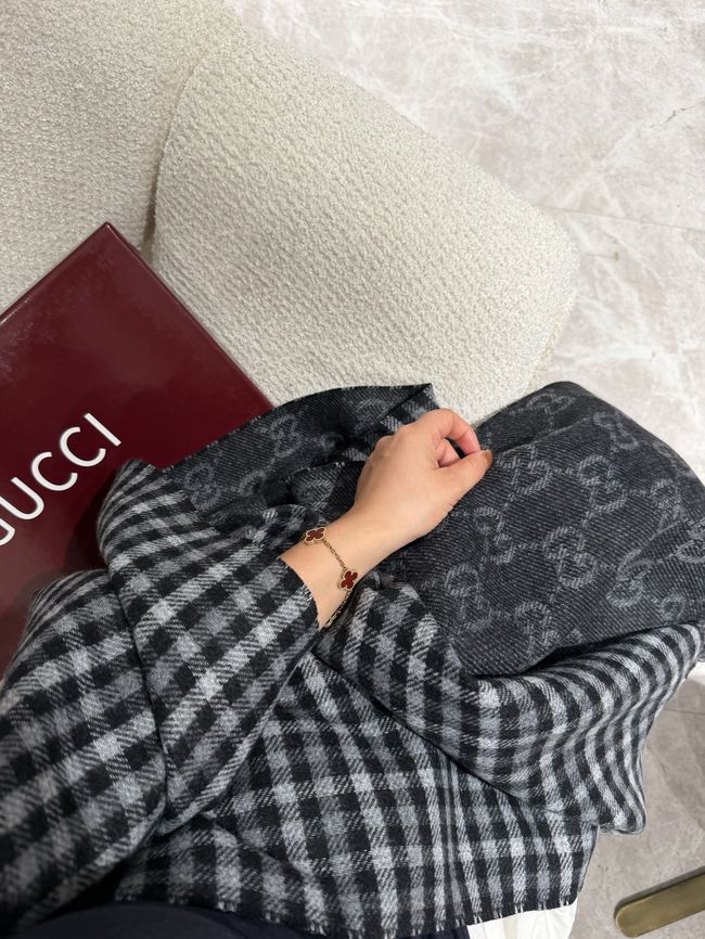Gucci Reversible Cashmere scarf A010HK-1 Gucci Reversible Cashmere scarf A010HK-1